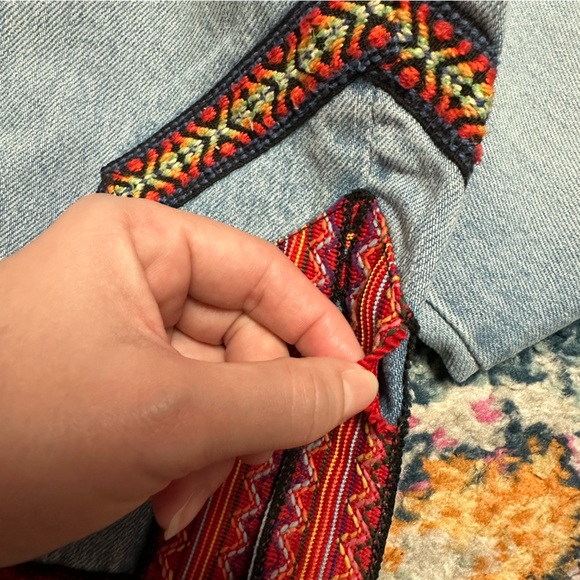 Vintage Guess Embroidered Jeans - Picture 15 of 15